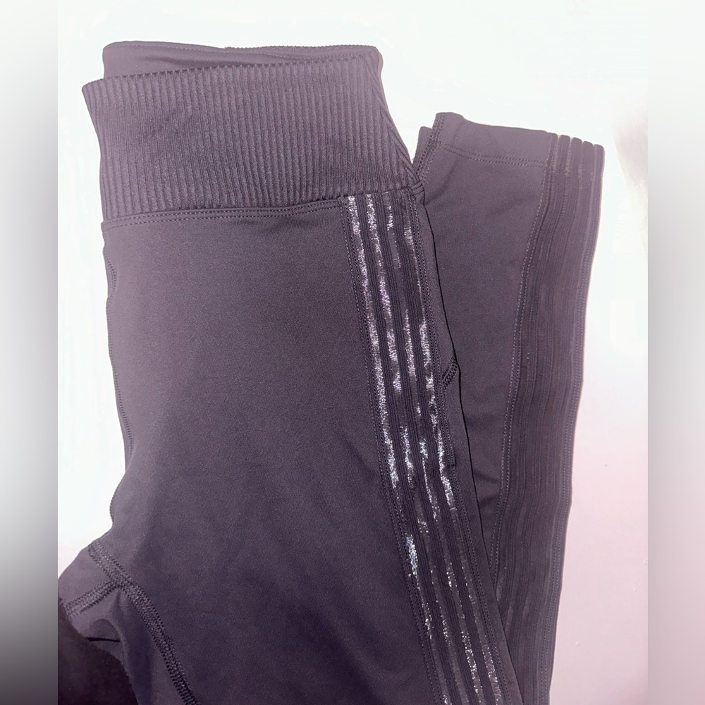 NWOT Womens PINK VS Ultimate Legging Sz S dark Gray
Mesh Stripe